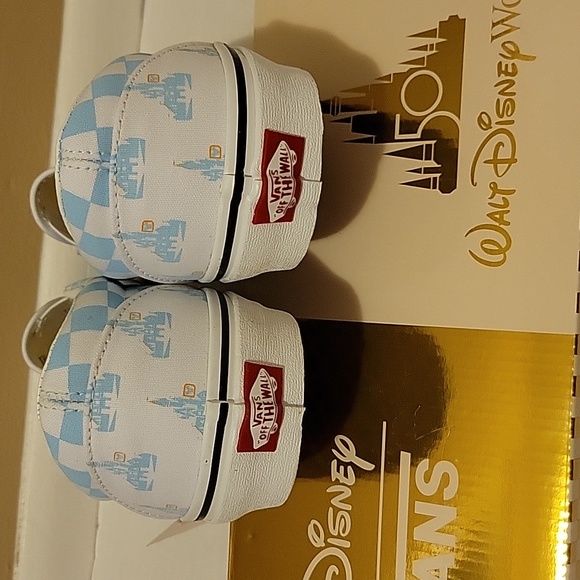 New in Box w/Tags: VANS Disney 50th Anniversary Mickey Mouse Slip On - Picture 4 of 16